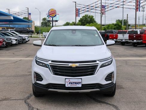 Used 2023 Chevrolet Equinox LT image 3