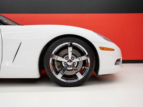 Used 2009 Chevrolet Corvette Coupe w/ Z51 Performance Package RWD image 58