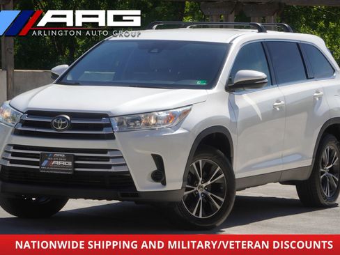 Used 2019 Toyota Highlander LE AWD/4WD image 1