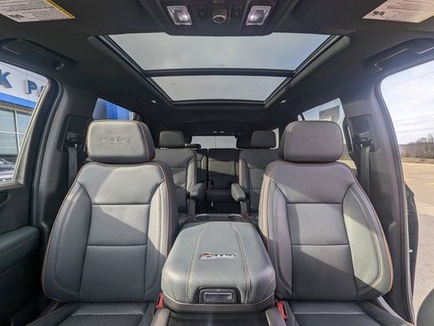 Used 2025 GMC Yukon AT4 w/ AT4 Premium Package image 21