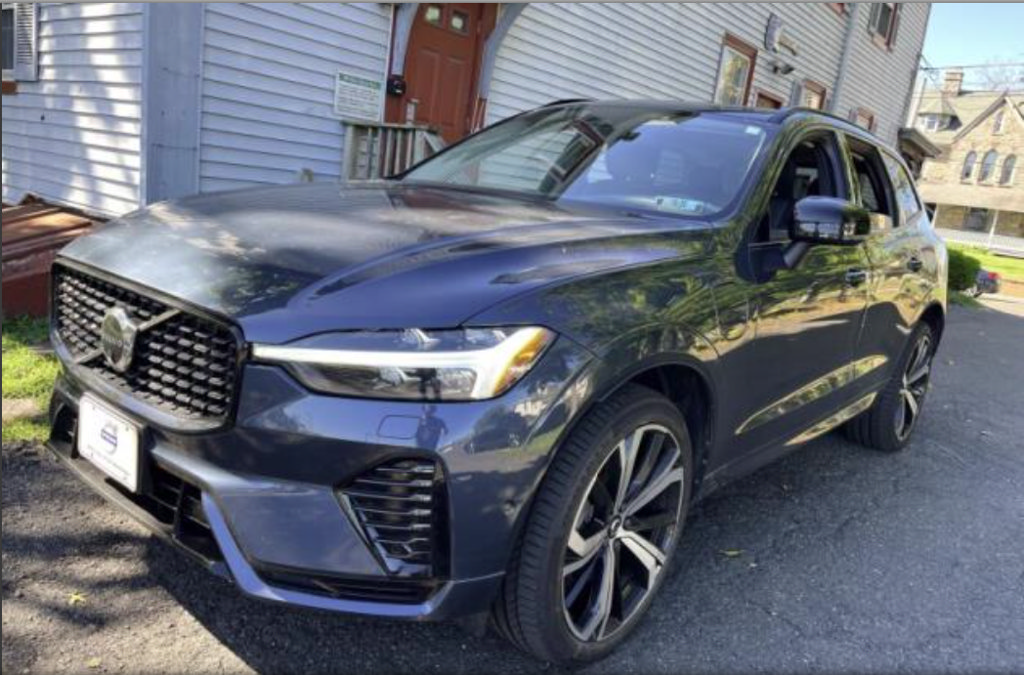 Used 2024 Volvo XC40 B5 Plus w/ Protection Package Premier AWD/4WD image 17