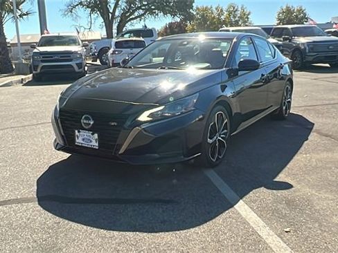 Used 2023 Nissan Altima 2.5 SR image 7