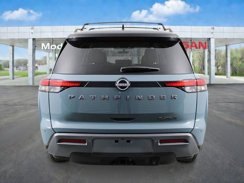New 2026 Nissan Pathfinder Platinum w/ Accent Package FWD image 4