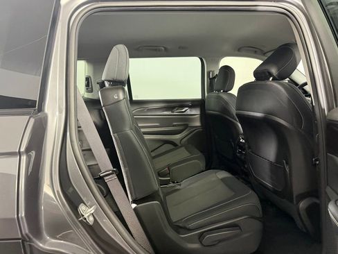 Used 2023 Jeep Grand Cherokee L Laredo RWD image 20
