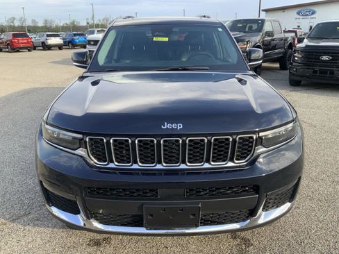 Used 2023 Jeep Grand Cherokee L Limited AWD/4WD image 3