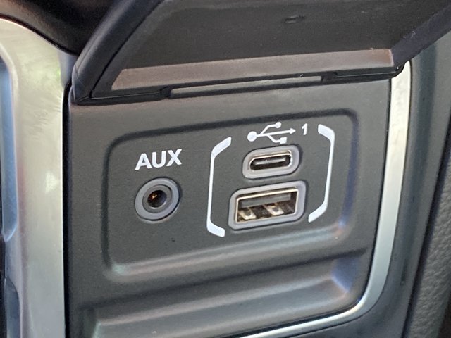 Used 2024 Jeep Wrangler Unlimited AWD/4WD image 21