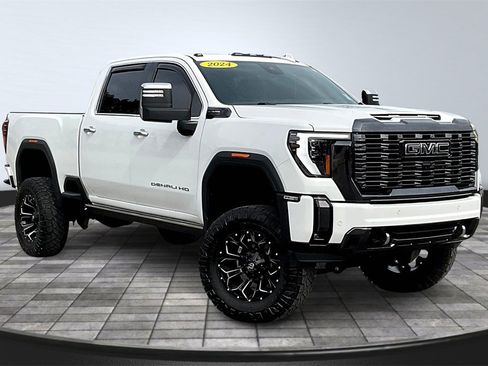 Used 2024 GMC Sierra 2500 Denali Ultimate image 12