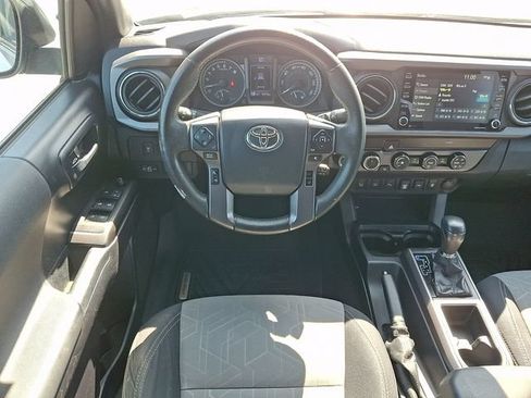 Used 2020 Toyota Tacoma TRD Sport w/ Technology Package AWD/4WD image 14