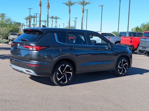 Used 2024 Mitsubishi Outlander SE image 6