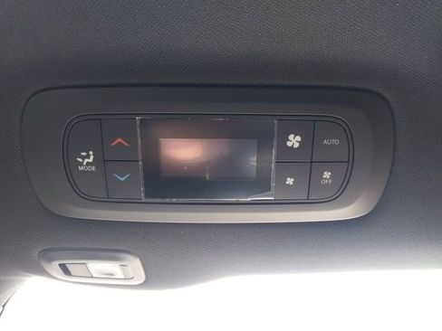 New 2026 Chrysler Pacifica Limited w/ S Appearance Package image 10