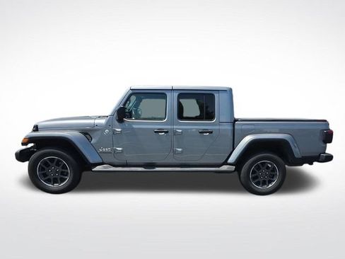Used 2020 Jeep Gladiator Overland w/ LED Lighting Group AWD/4WD image 12