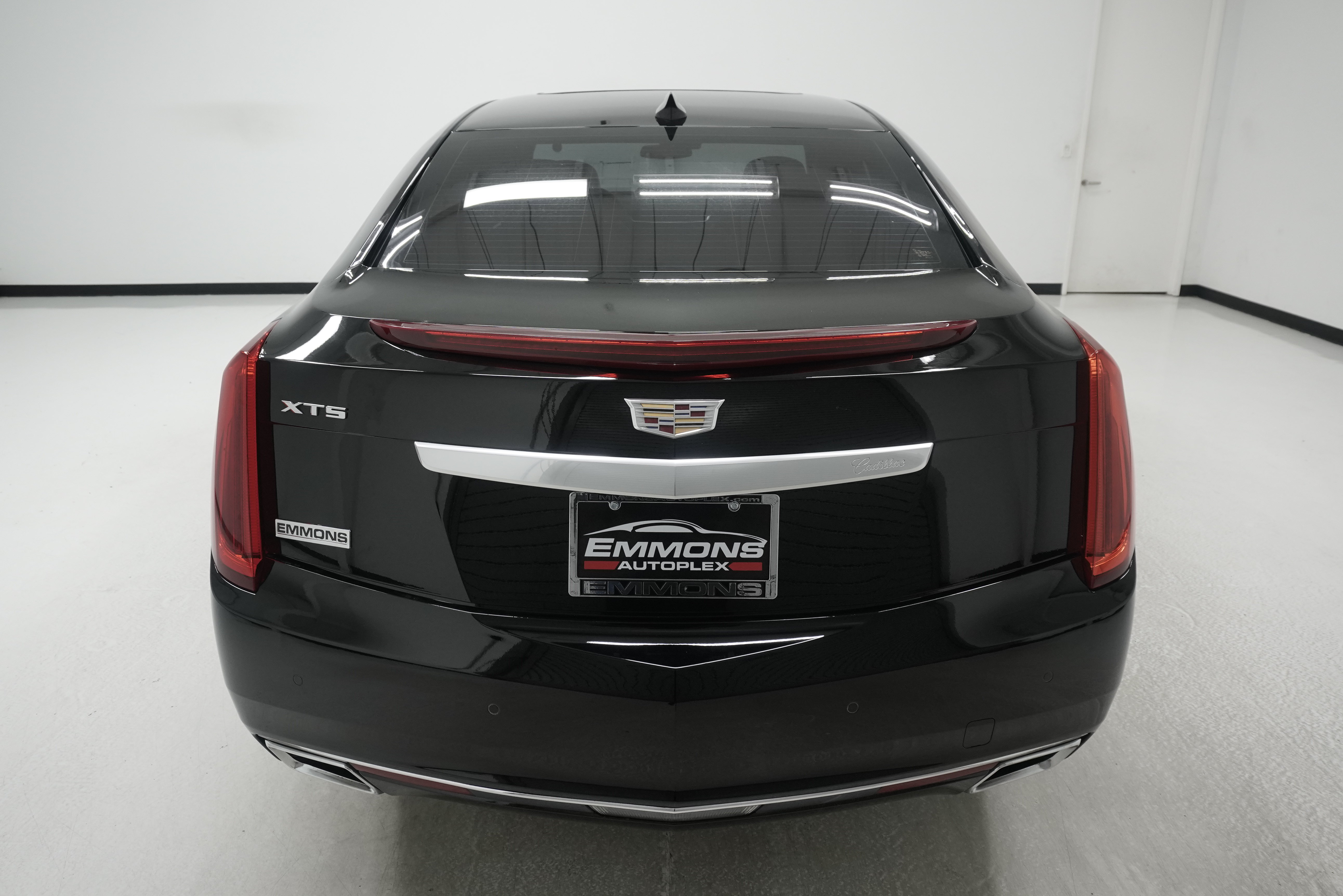Used 2016 Cadillac XTS Luxury w/ Driver Awareness Package FWD image 5