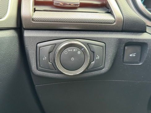 Used 2020 Ford Fusion SE FWD image 33