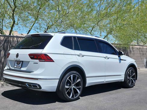 Used 2022 Volkswagen Tiguan SEL R-Line AWD/4WD image 9