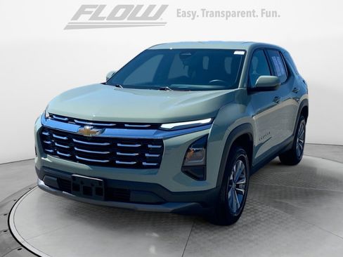 Used 2025 Chevrolet Equinox LT image 3