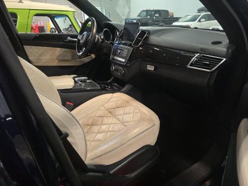 Used 2017 Mercedes-Benz GLS 450 4MATIC image 8