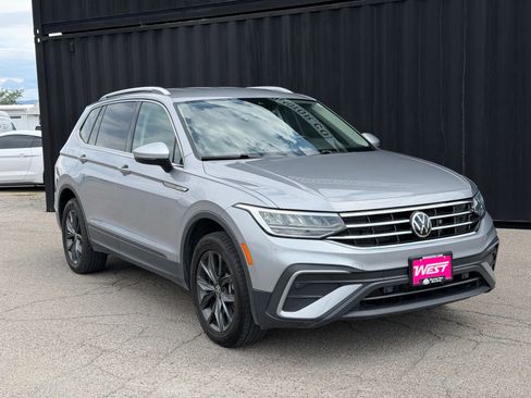 Used 2024 Volkswagen Tiguan SE AWD/4WD image 3