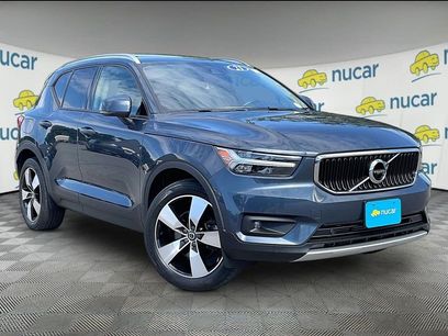 Used 2021 Volvo XC40 T5 Momentum w/ Premium Package
