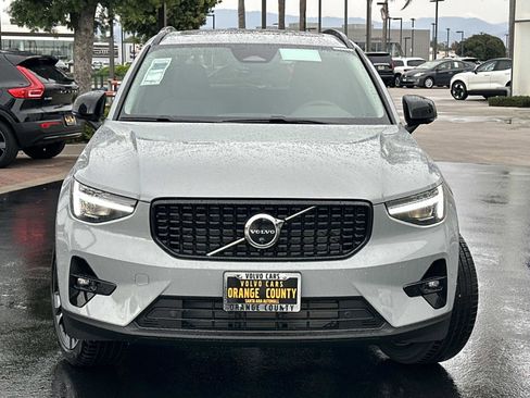 New 2026 Volvo XC40 B4 Plus w/ Climate Package image 2