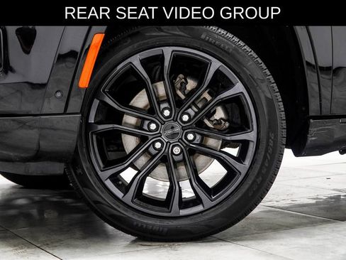 Used 2023 Jeep Grand Wagoneer Series III w/ Rear Seat Video Group 1 AWD/4WD image 3