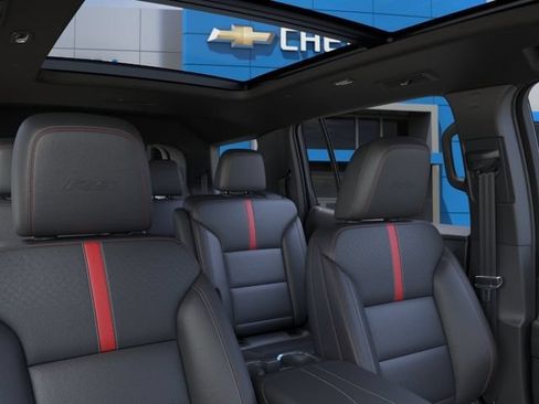 New 2026 Chevrolet Traverse RS w/ LPO, Floor Liner Package FWD image 24