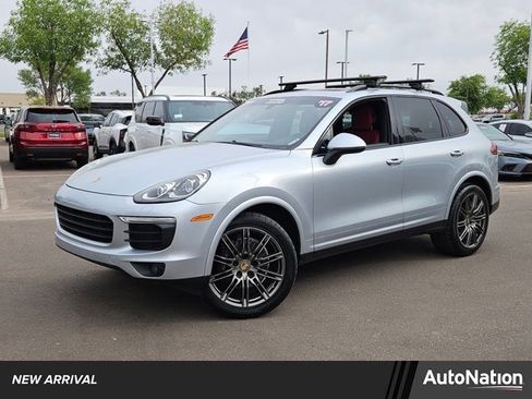 Used 2017 Porsche Cayenne Platinum Edition image 1
