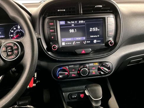 Used 2022 Kia Soul LX w/ Technology Package image 6