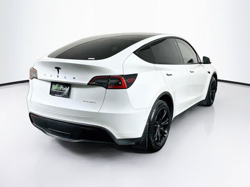 Used 2022 Tesla Model Y Long Range AWD/4WD image 9