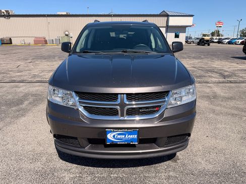 Used 2017 Dodge Journey SE w/ Flexible Seating Group FWD image 3