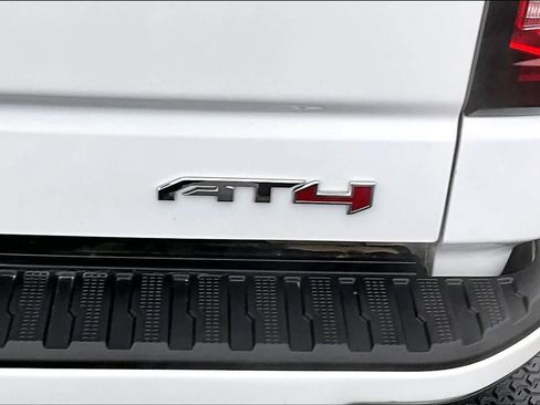 Used 2022 GMC Sierra 1500 AT4 w/ AT4 Premium Package image 7