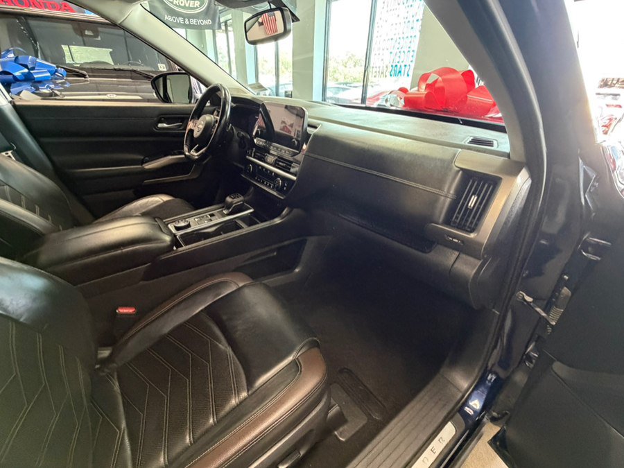 Used 2022 Nissan Pathfinder Platinum AWD/4WD image 50