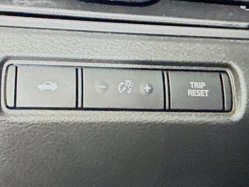 Used 2023 Nissan Altima 2.5 SR FWD image 9