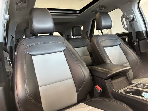 Used 2023 Ford Explorer XLT w/ Equipment Group 202A image 16