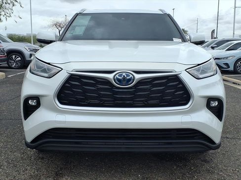 Used 2022 Toyota Highlander Bronze Edition image 2