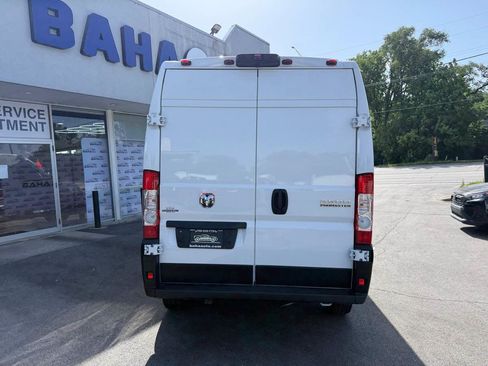Used 2026 RAM ProMaster 2500 w/ Convenience Group FWD image 7