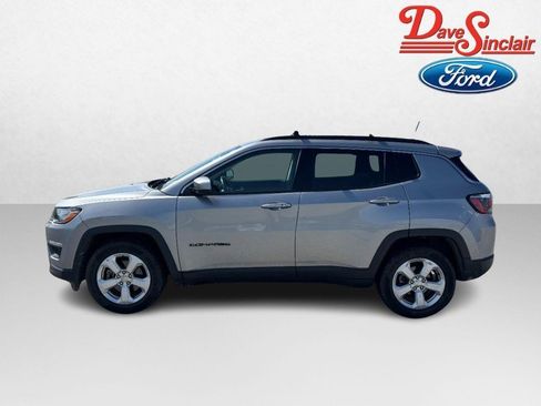Used 2018 Jeep Compass Latitude w/ Popular Equipment Group FWD image 10