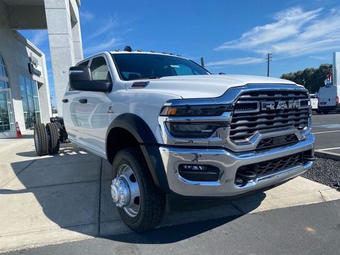 New 2025 RAM 5500 Tradesman AWD/4WD image 12