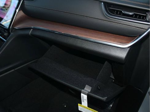 New 2025 Jeep Grand Cherokee Summit image 36