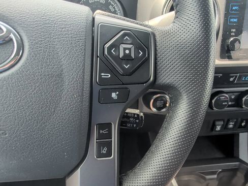 Used 2019 Toyota Tacoma TRD Off-Road AWD/4WD image 29