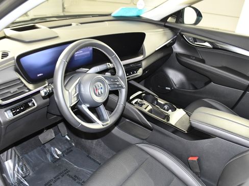 Used 2024 Buick Envision Preferred image 2