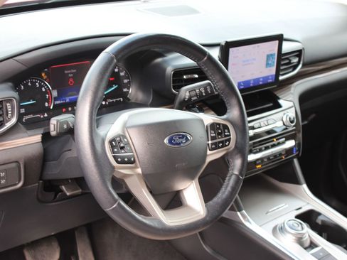 Used 2022 Ford Explorer Limited RWD image 11