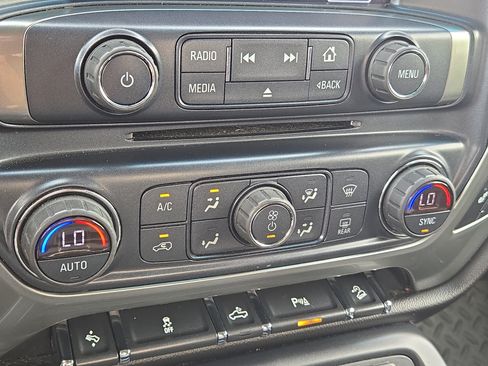 Used 2018 Chevrolet Silverado 1500 LT w/ All Star Edition AWD/4WD image 27