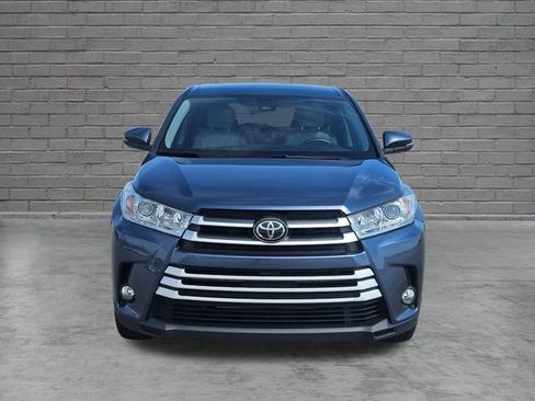Used 2019 Toyota Highlander Plus FWD image 8