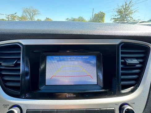 Used 2022 Hyundai Accent SE image 19