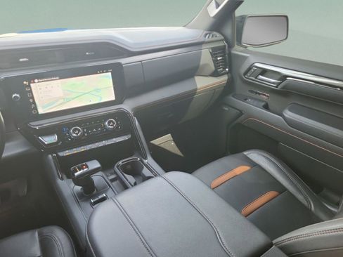 Used 2023 GMC Sierra 1500 AT4 w/ AT4 Premium Package image 14