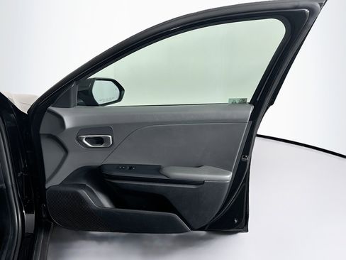 Used 2025 Kia K4 FWD image 32