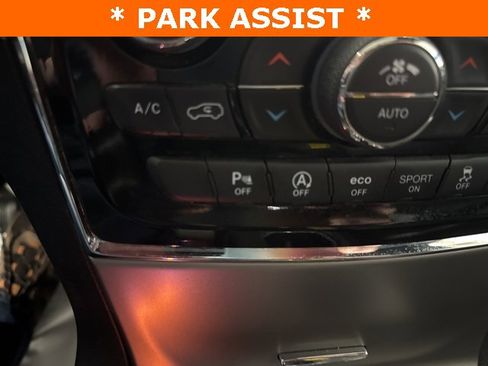 Used 2022 Jeep Grand Cherokee Limited w/ Tech Group image 19