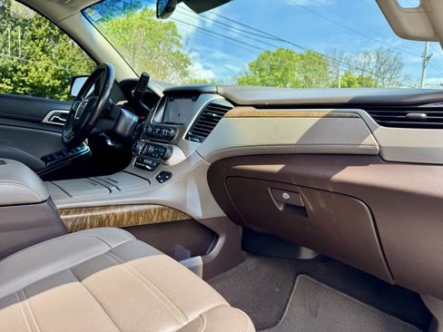 Used 2019 GMC Yukon XL Denali w/ Denali Ultimate Package AWD/4WD image 28