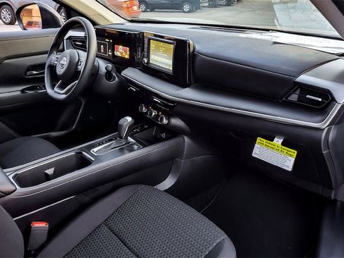 New 2025 Nissan Kicks S image 12