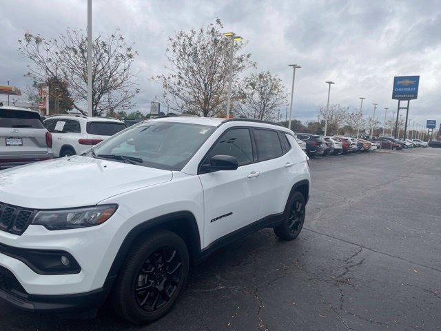 Used 2026 Jeep Compass Latitude AWD/4WD image 4